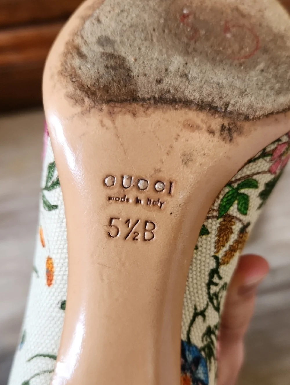 Gucci Floral Embroidered Pumps in Cream with Pink & Green Accents - Picture 10 of 11